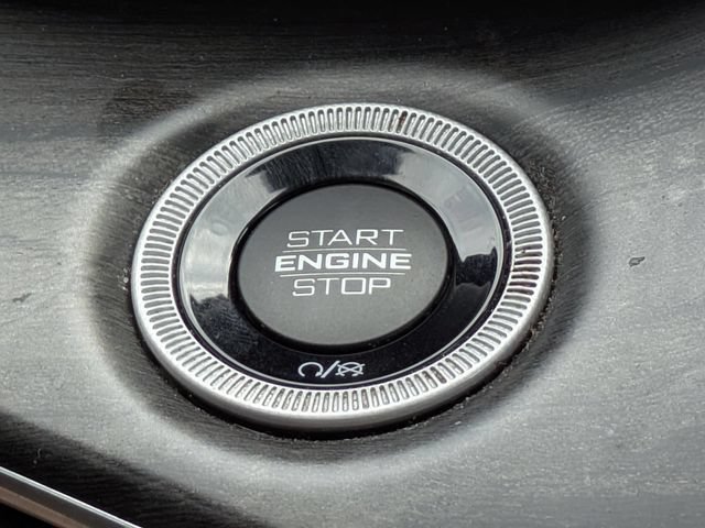 Used 2022 Jeep Grand Cherokee Overland AWD/4WD image 32