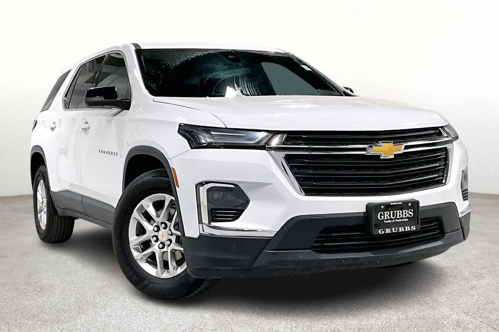 Used 2023 Chevrolet Traverse LS image 1