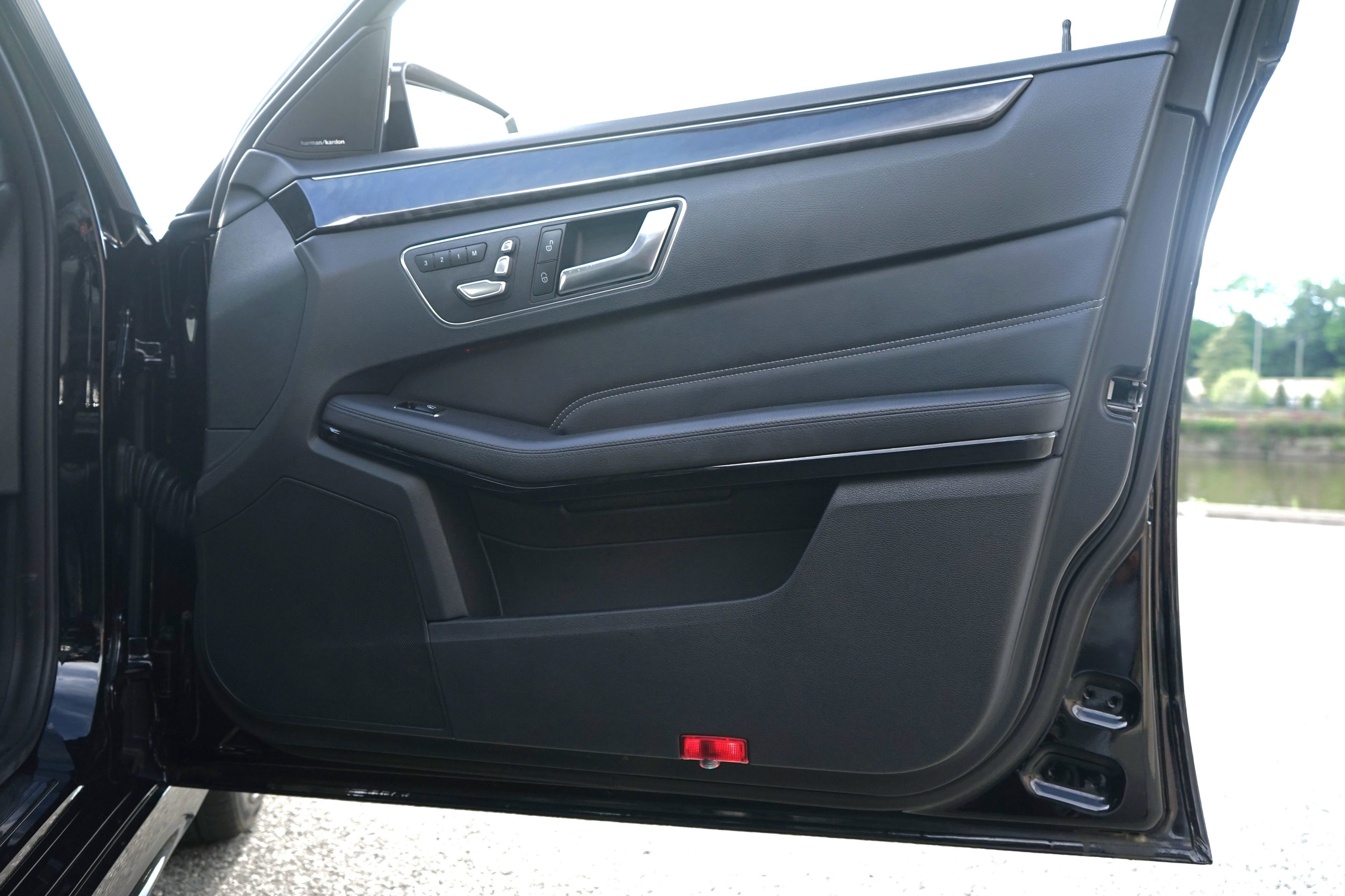 Used 2016 Mercedes-Benz E 350 4MATIC Sedan image 31