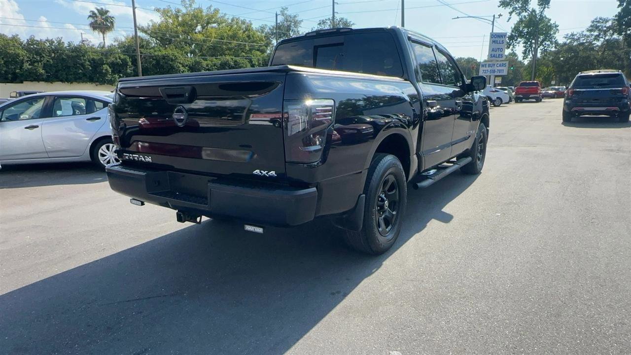 Used 2017 Nissan Titan S AWD/4WD image 11