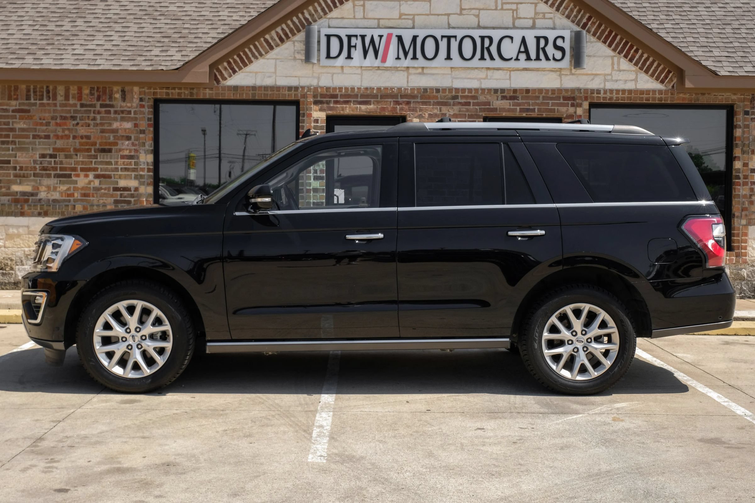 Used 2019 Ford Expedition Limited w/ Special Edition Package RWD image 16