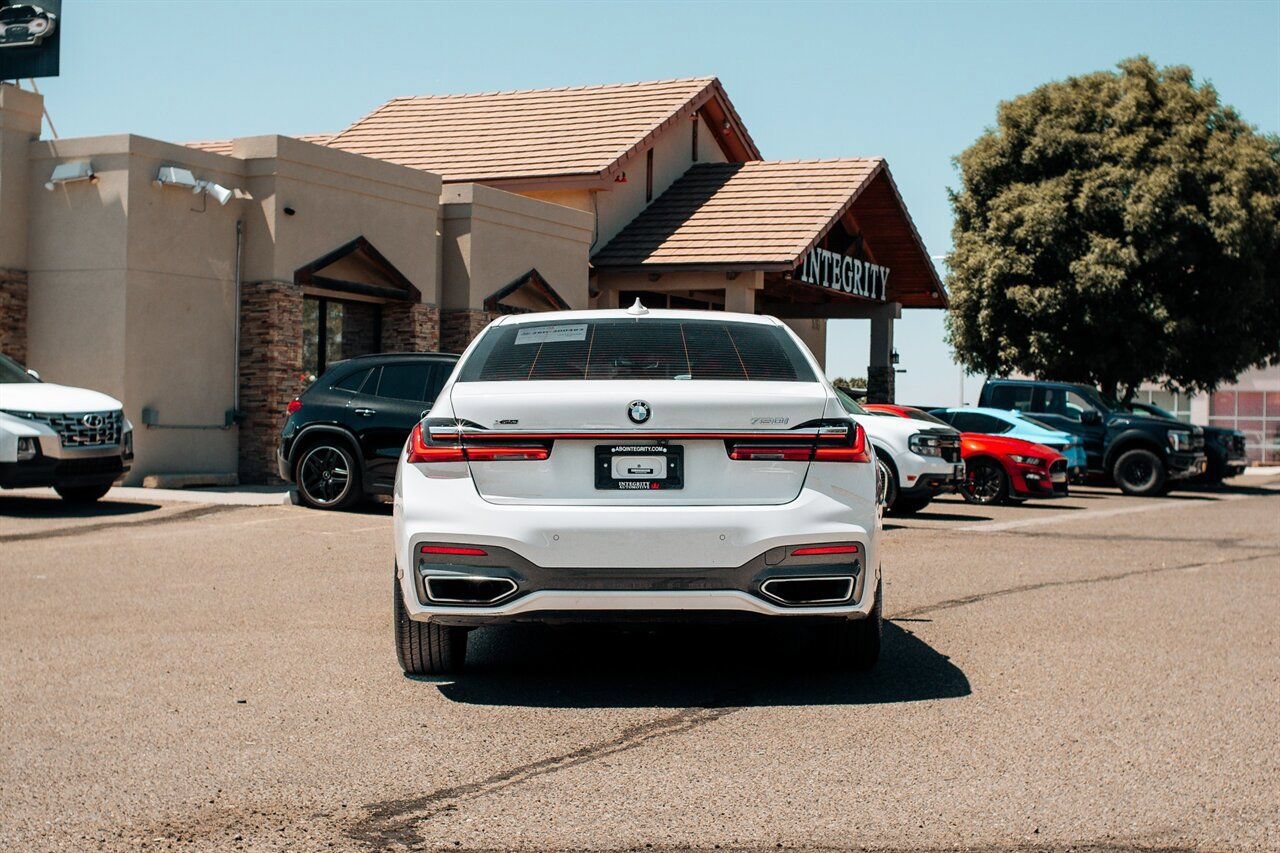 Used 2022 BMW 750i xDrive w/ M Sport Package AWD/4WD image 6