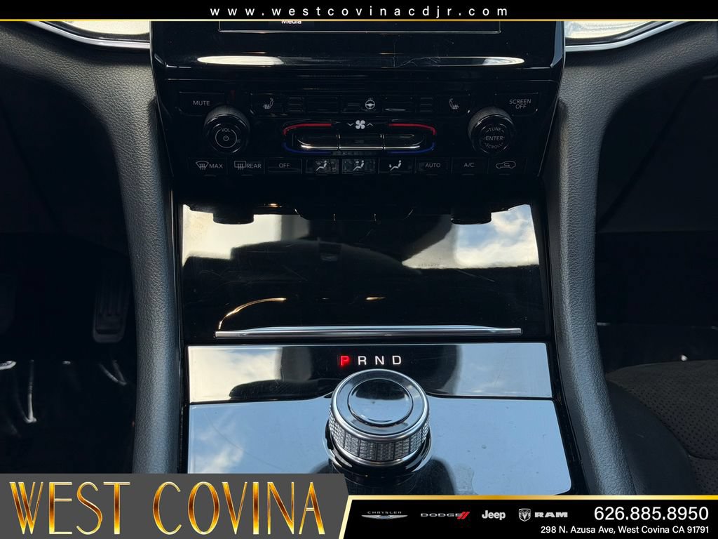 Used 2023 Jeep Grand Cherokee L Laredo AWD/4WD image 16
