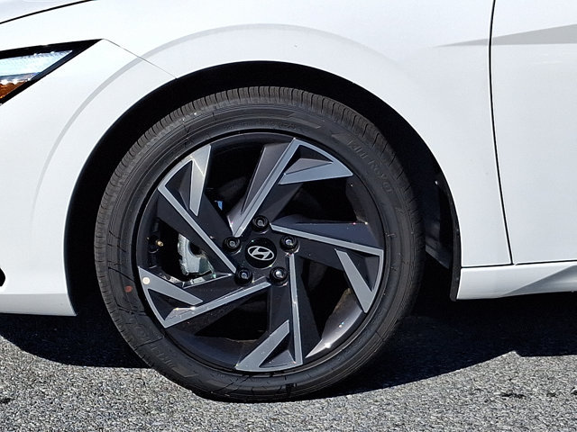 New 2026 Hyundai Elantra Limited FWD image 8