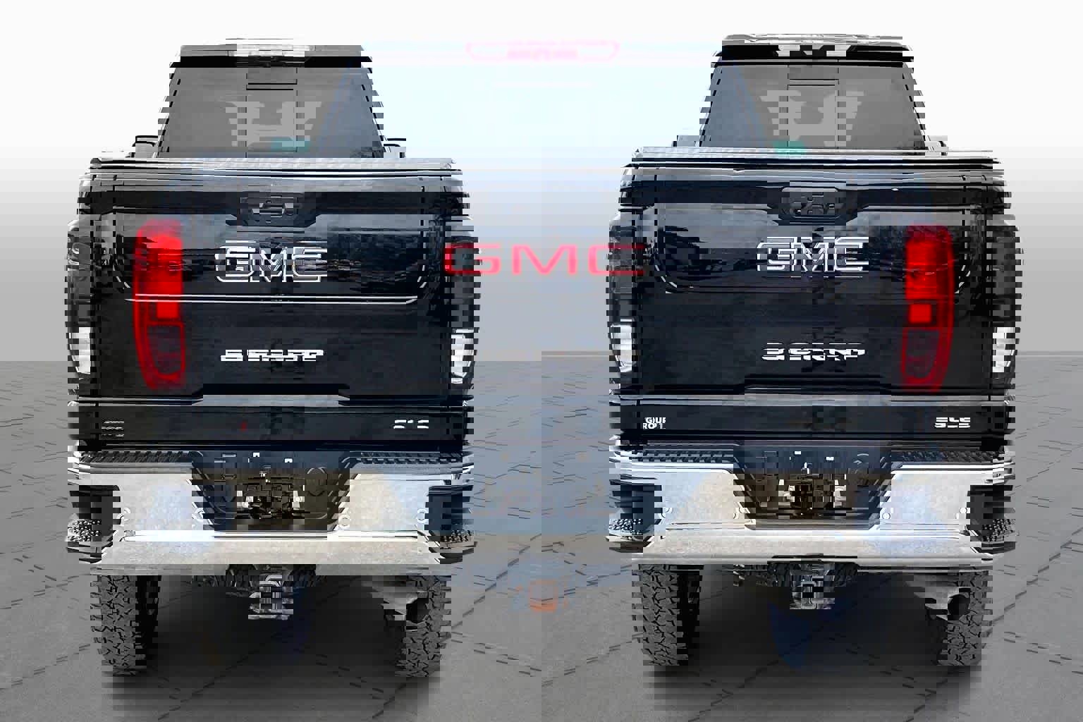 Used 2025 GMC Sierra 2500 SLE w/ SLE Value Package; image 5