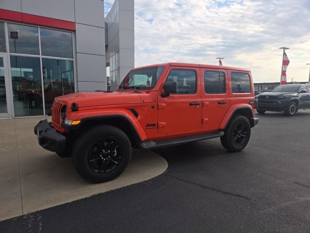 Used 2023 Jeep Wrangler Unlimited Sahara AWD/4WD image 3