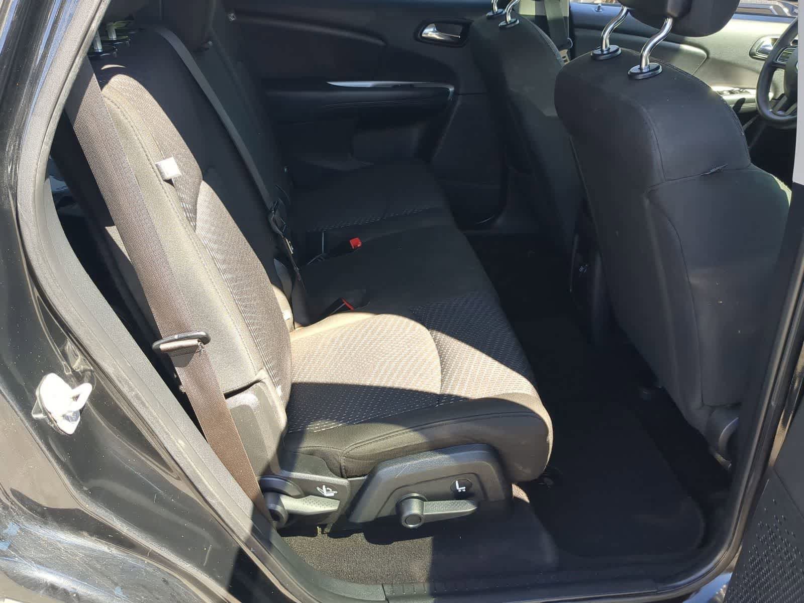 Used 2019 Dodge Journey SE FWD image 20