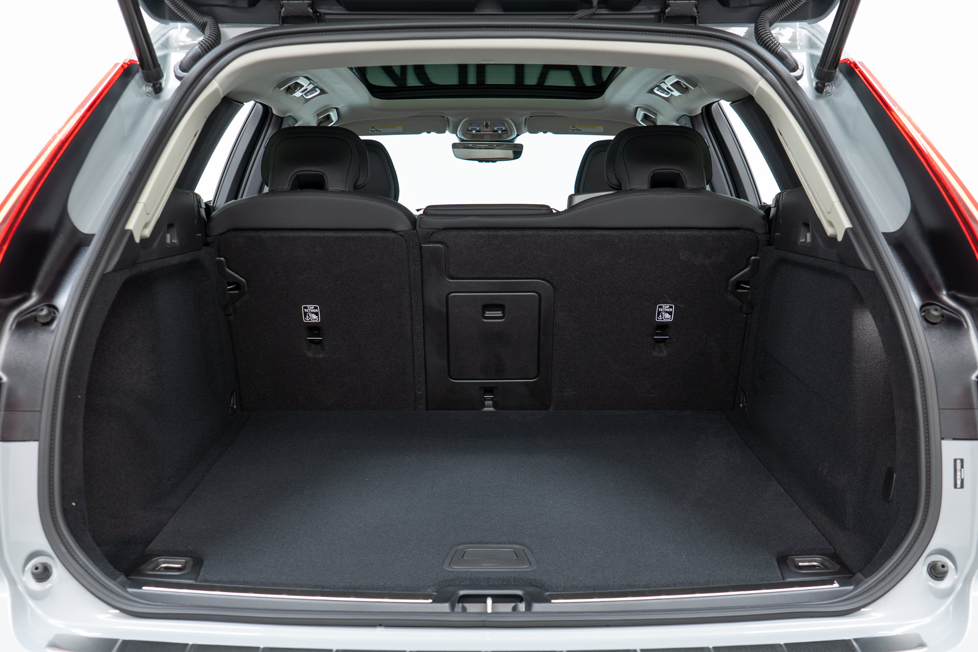 New 2027 Volvo XC60 B5 Plus AWD/4WD image 10