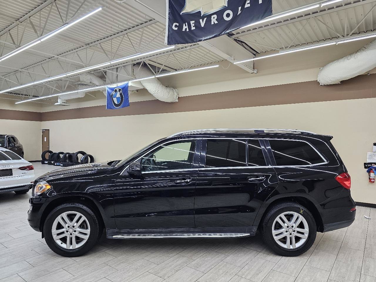 Used 2015 Mercedes-Benz GL 450 4MATIC image 9