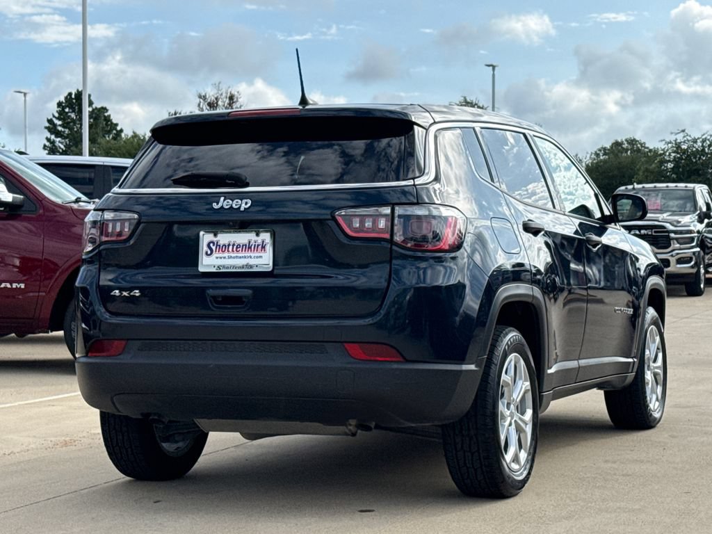 Used 2024 Jeep Compass Sport AWD/4WD image 8