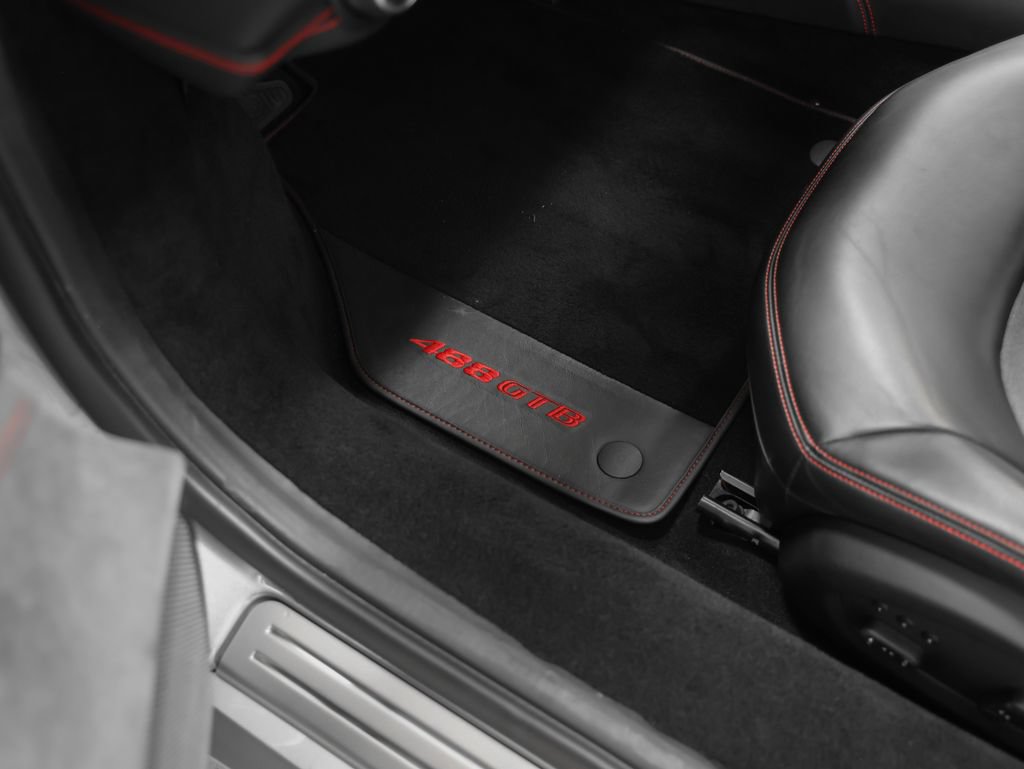 Certified 2018 Ferrari 488 GTB RWD image 44