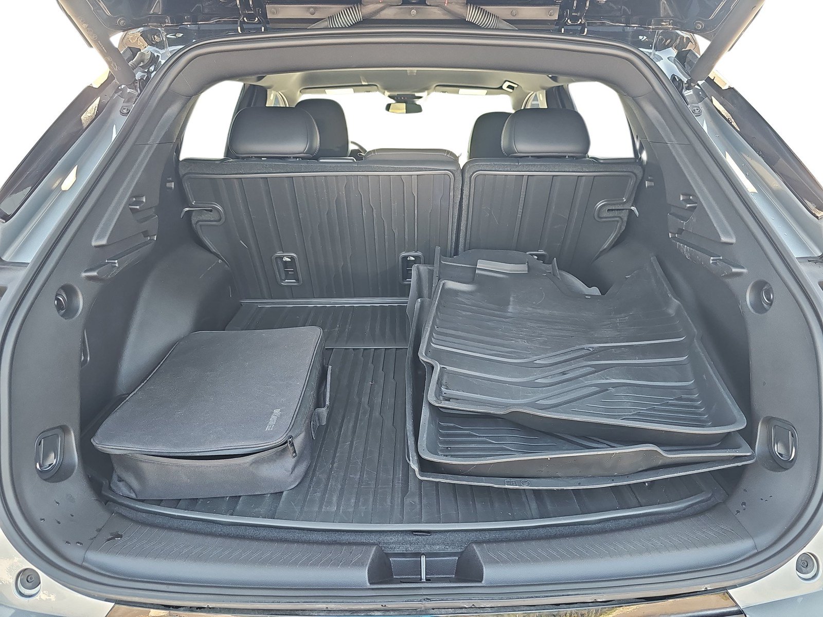 Used 2024 Chevrolet Equinox EV RS FWD image 26