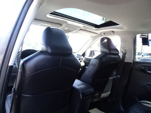 Used 2023 Toyota Highlander XLE FWD image 22