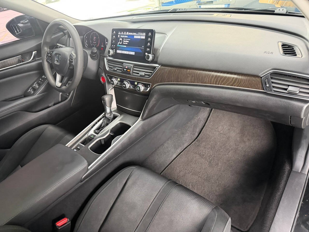 Used 2019 Honda Accord EX image 22