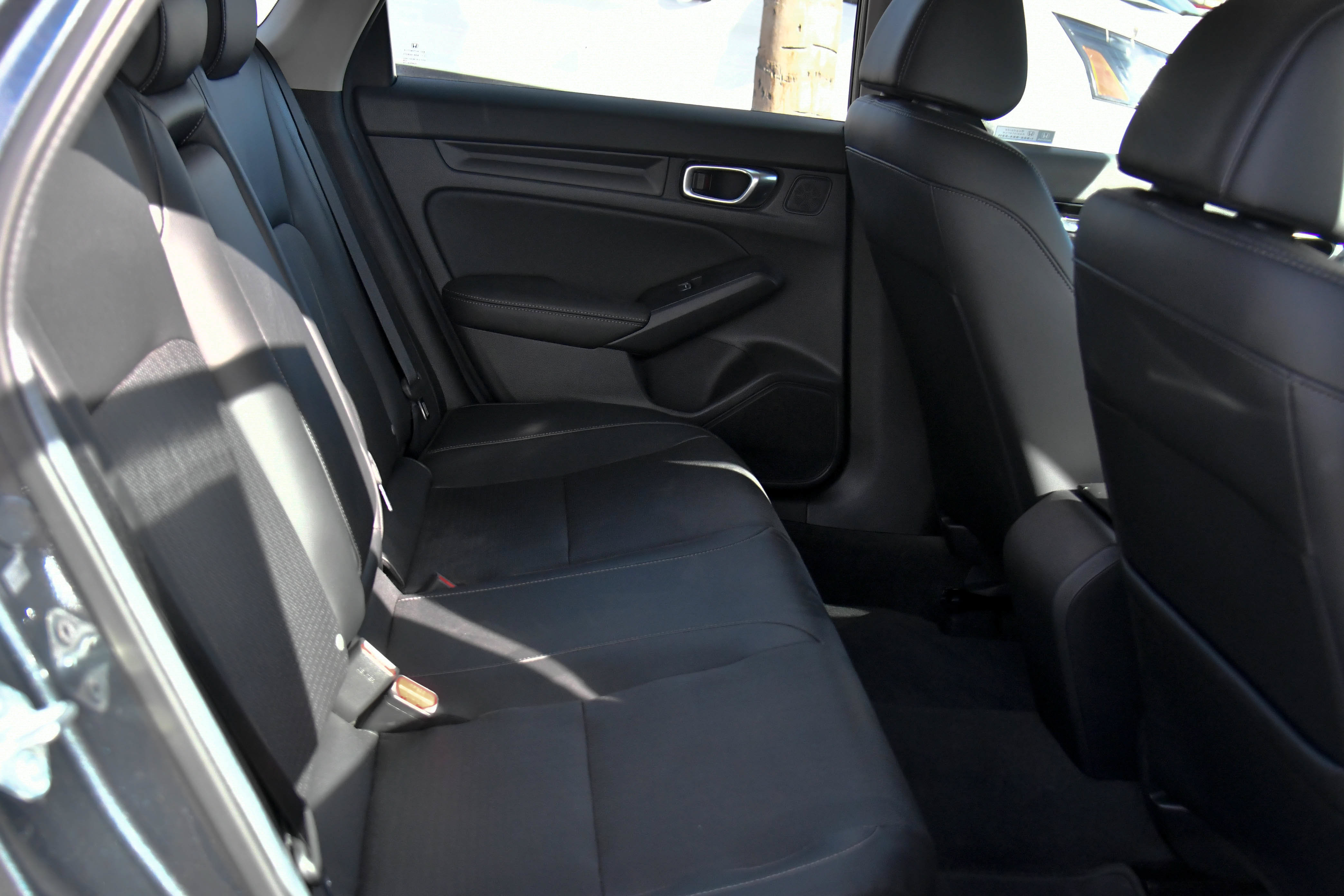 Used 2024 Honda Civic EX-L image 40