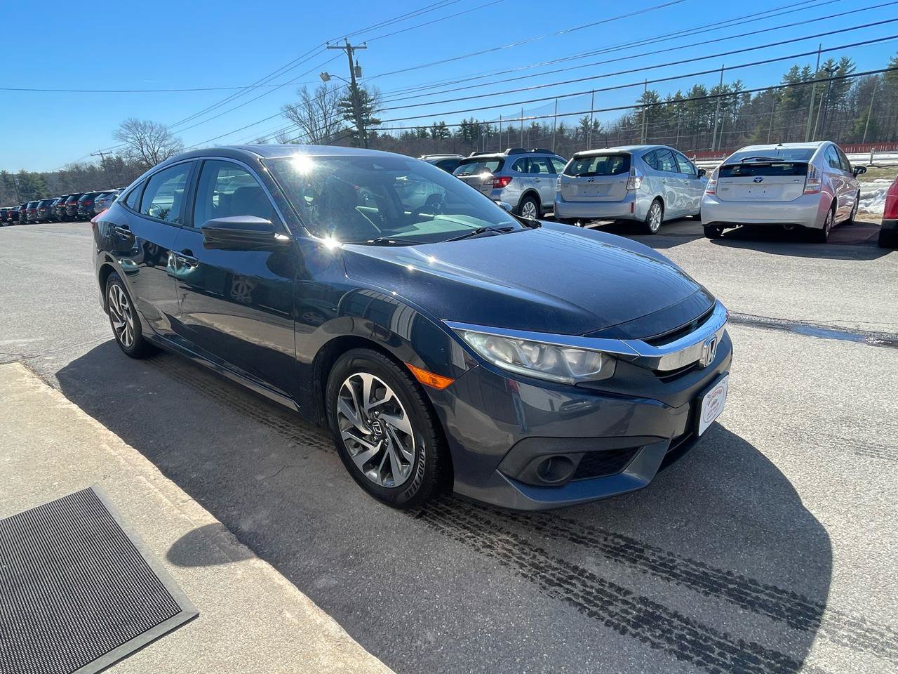 Used 2018 Honda Civic EX image 3