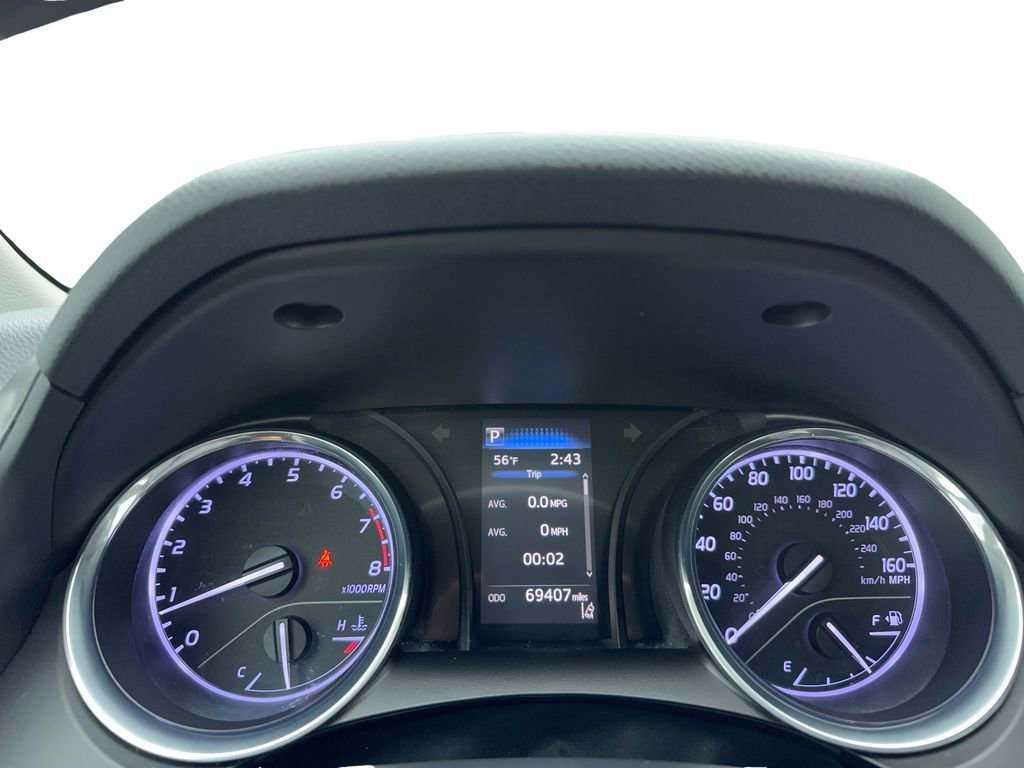 Used 2020 Toyota Camry LE image 19
