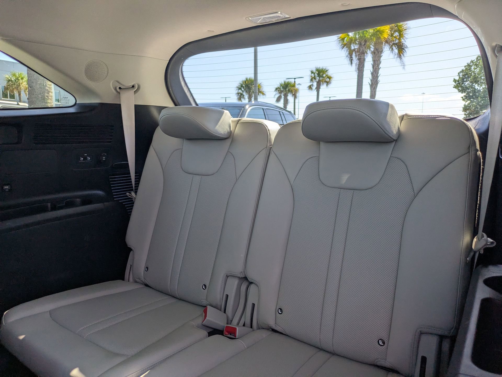 Used 2023 Kia Sorento SX Prestige image 17