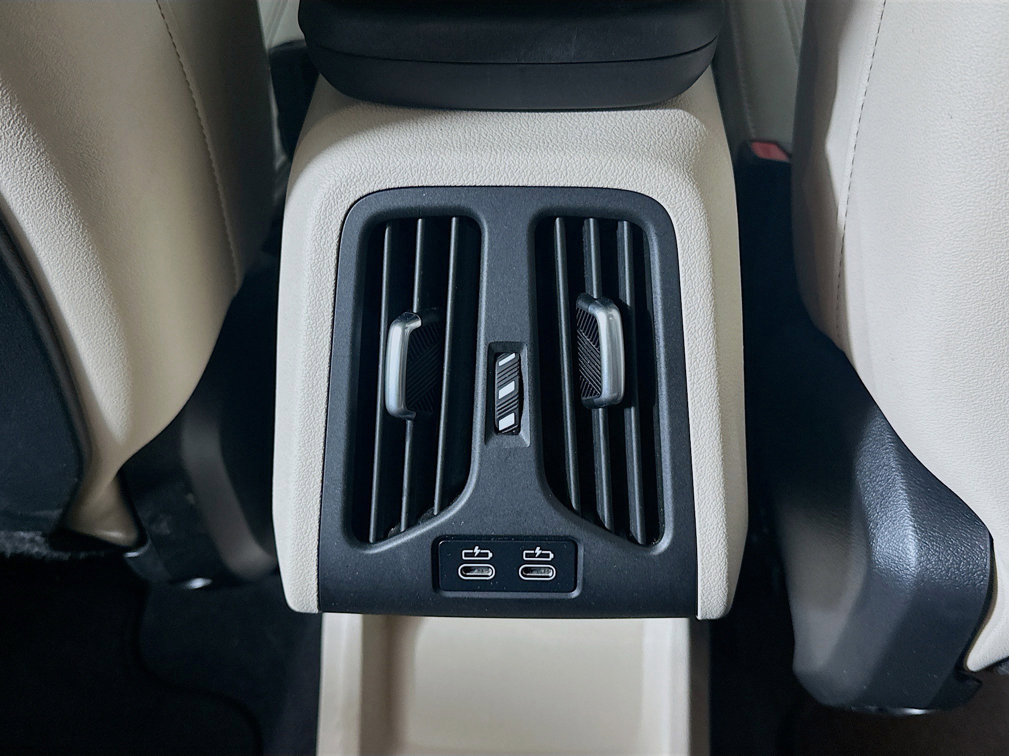 Used 2025 BMW X2 xDrive28i image 29