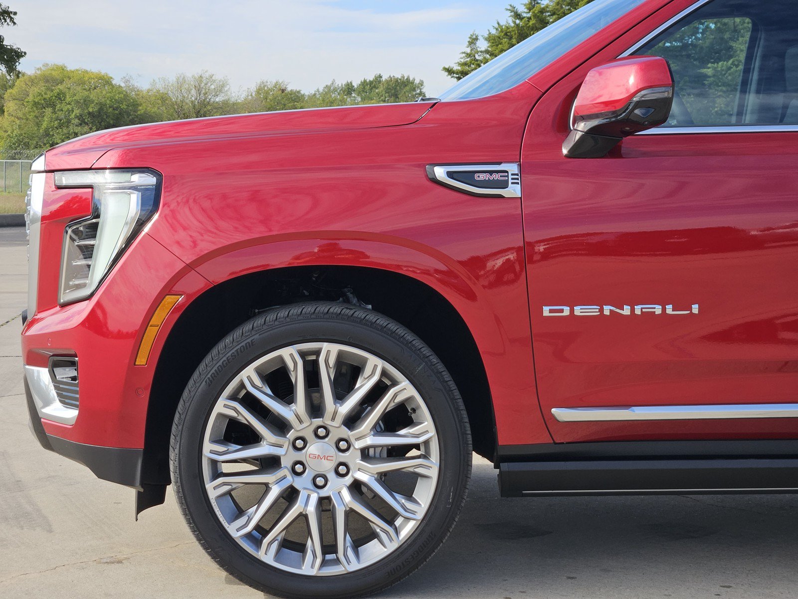 New 2027 GMC Yukon XL Denali w/ Sun & Power Step Package AWD/4WD image 6