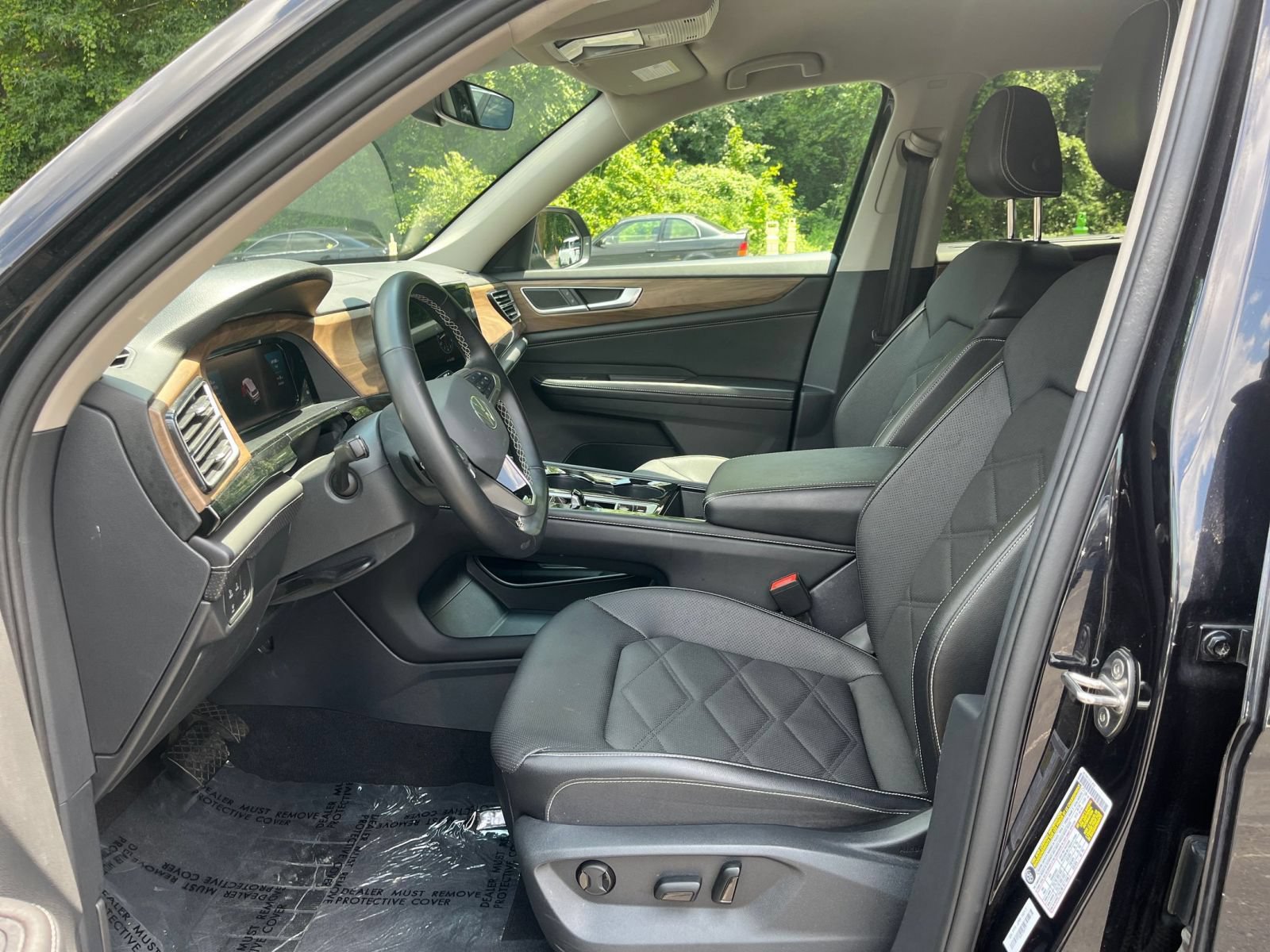 Used 2024 Volkswagen Atlas SE AWD/4WD image 29