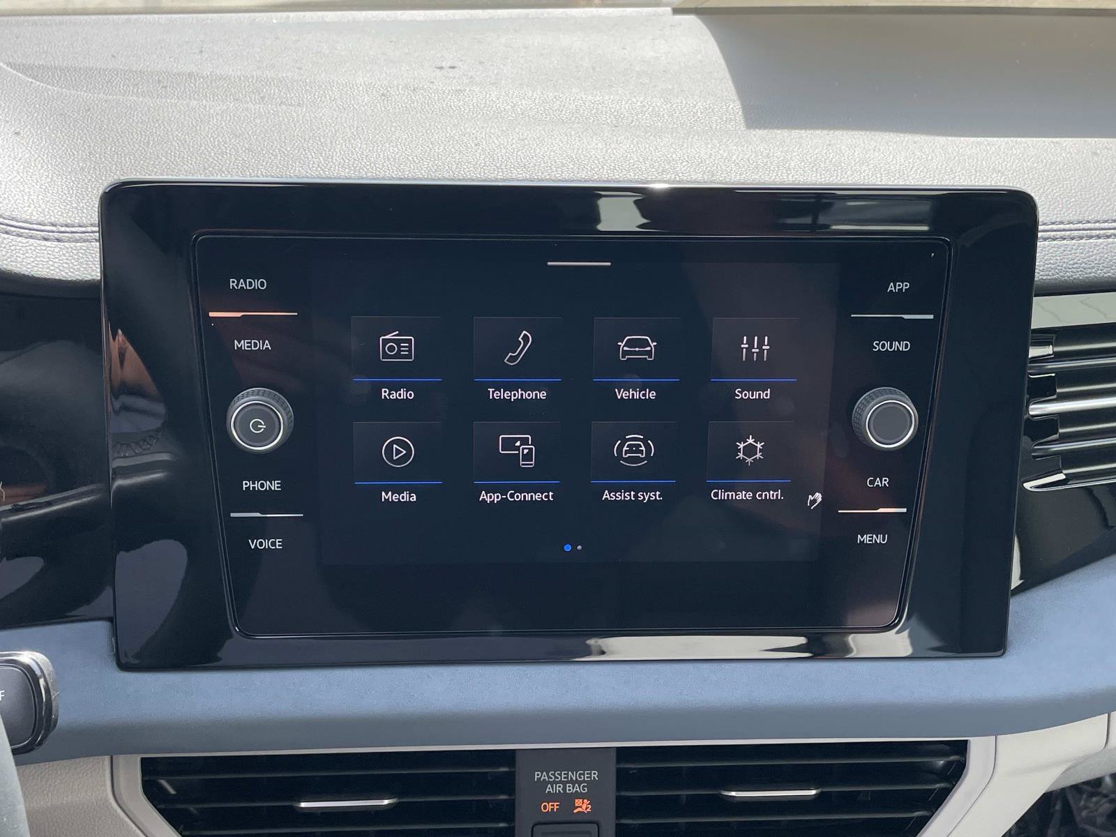 New 2026 Volkswagen Jetta SE FWD image 10