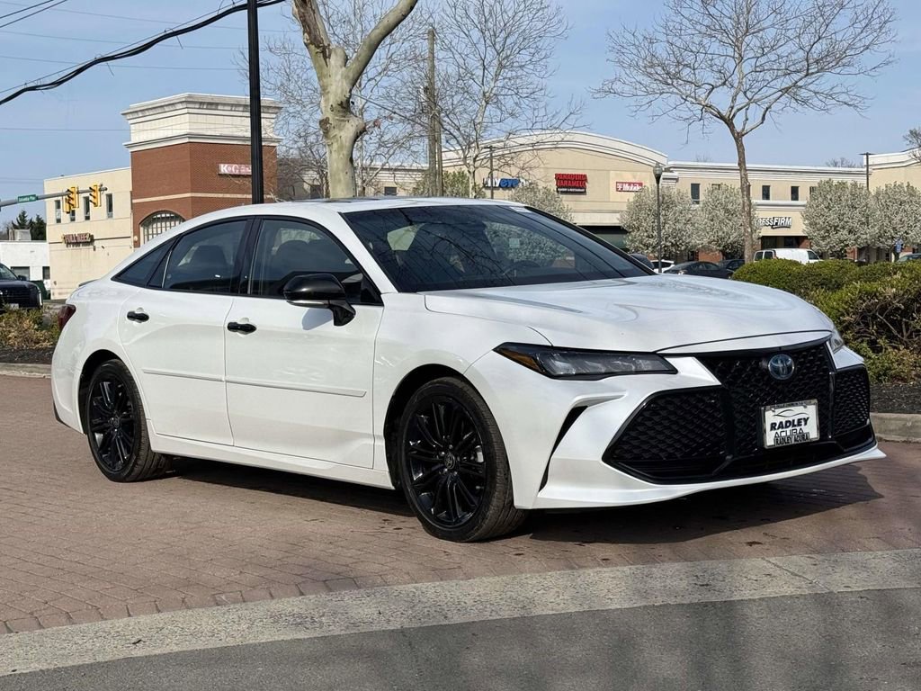 Used 2022 Toyota Avalon XSE w/ Carpet Mat Package (TMS) image 1