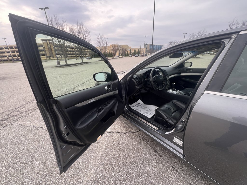 Used 2012 INFINITI G37 w/ Premium Pkg image 16