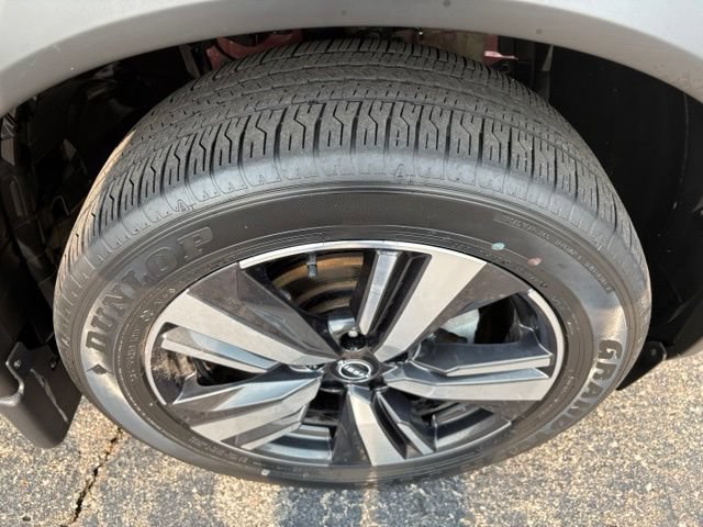 Used 2023 Nissan Rogue Platinum AWD/4WD image 22