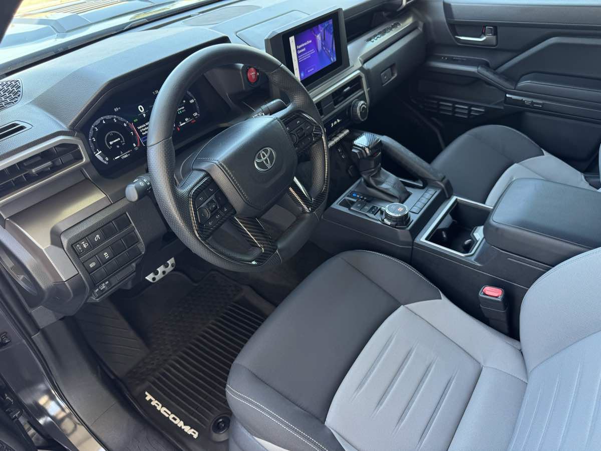 Used 2024 Toyota Tacoma TRD Sport AWD/4WD image 15