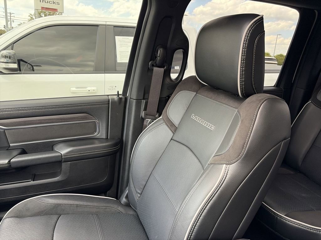 Used 2025 RAM 2500 Laramie AWD/4WD image 24