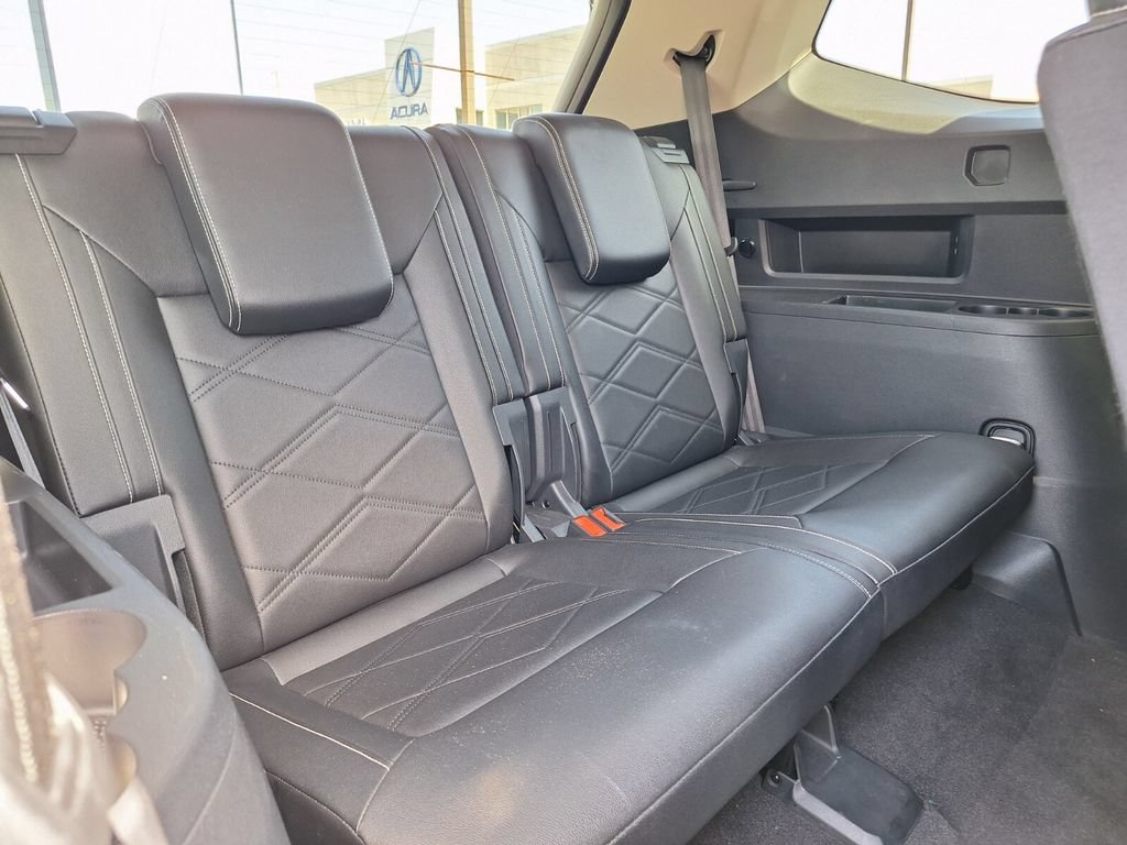 Used 2025 Volkswagen Atlas SE FWD image 29