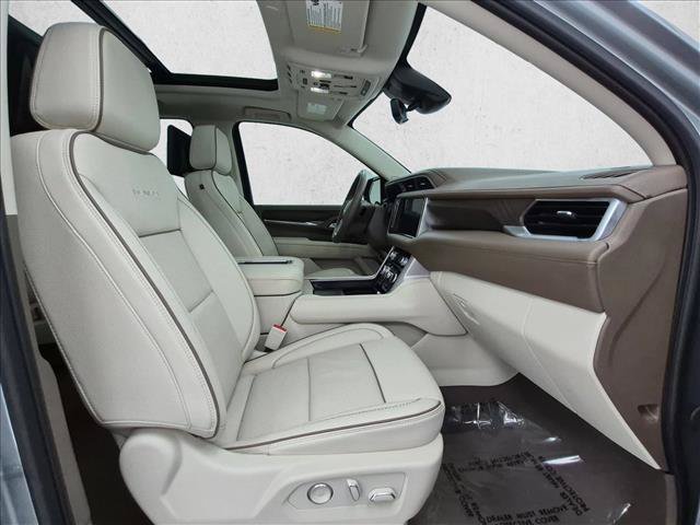 Used 2024 GMC Yukon XL Denali w/ Advanced Technology Package AWD/4WD image 26