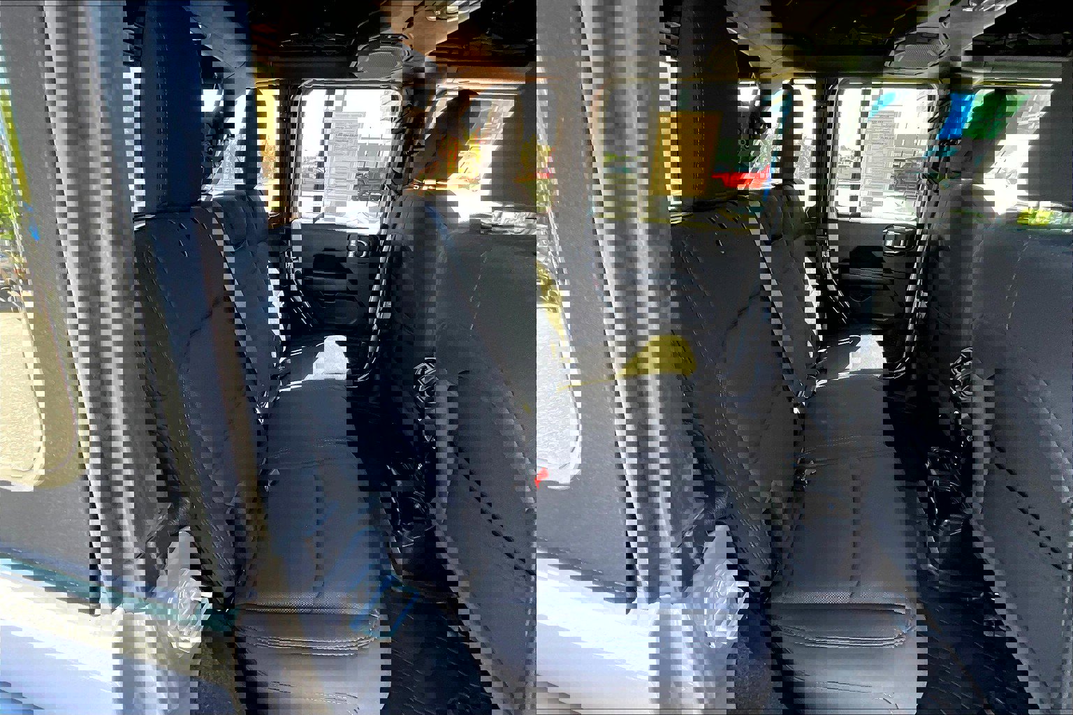 Used 2020 Jeep Wrangler Unlimited Sahara image 23