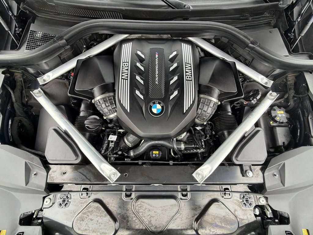 Used 2021 BMW X7 M50i w/ Dynamic Handling Package AWD/4WD image 17