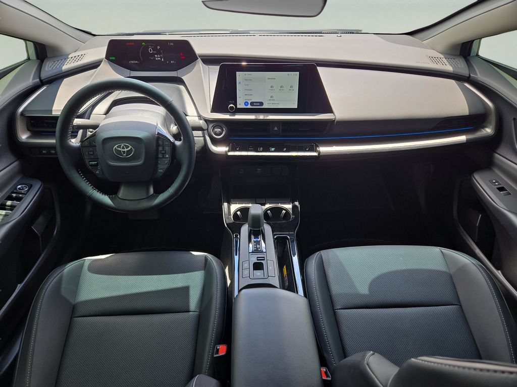 Used 2024 Toyota Prius XLE FWD image 9
