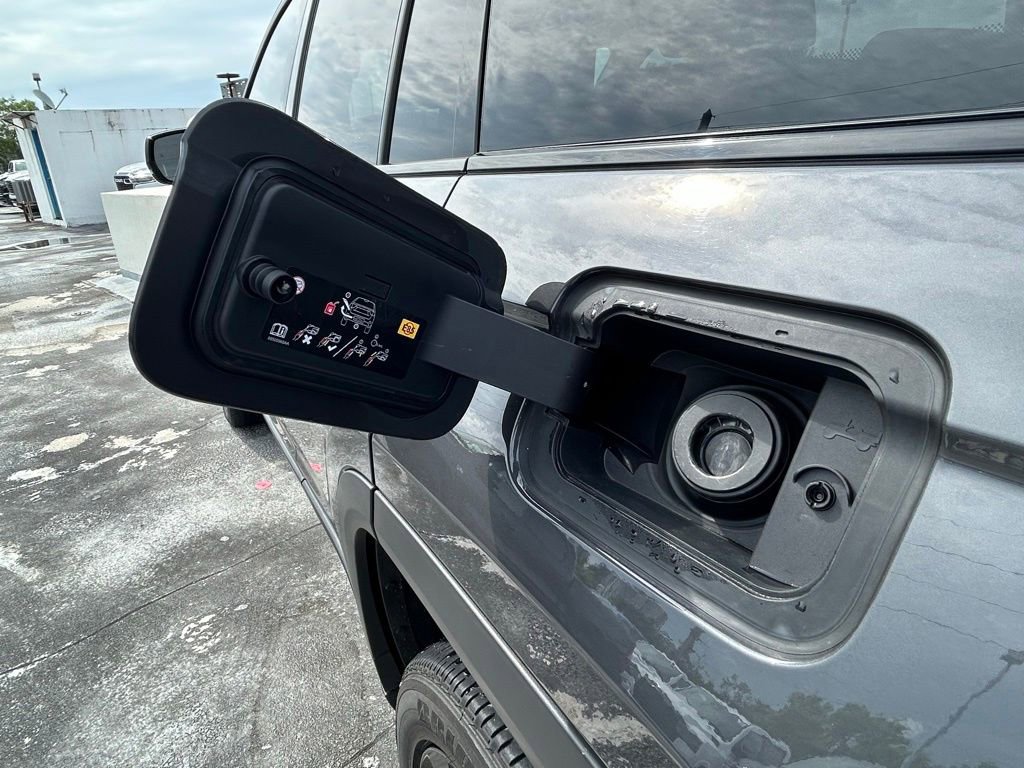 Used 2023 Jeep Grand Cherokee Altitude AWD/4WD image 46