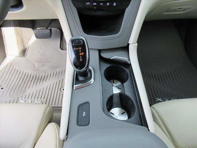 Used 2017 Cadillac XT5 Luxury w/ LPO, Wheel Lock Package image 21