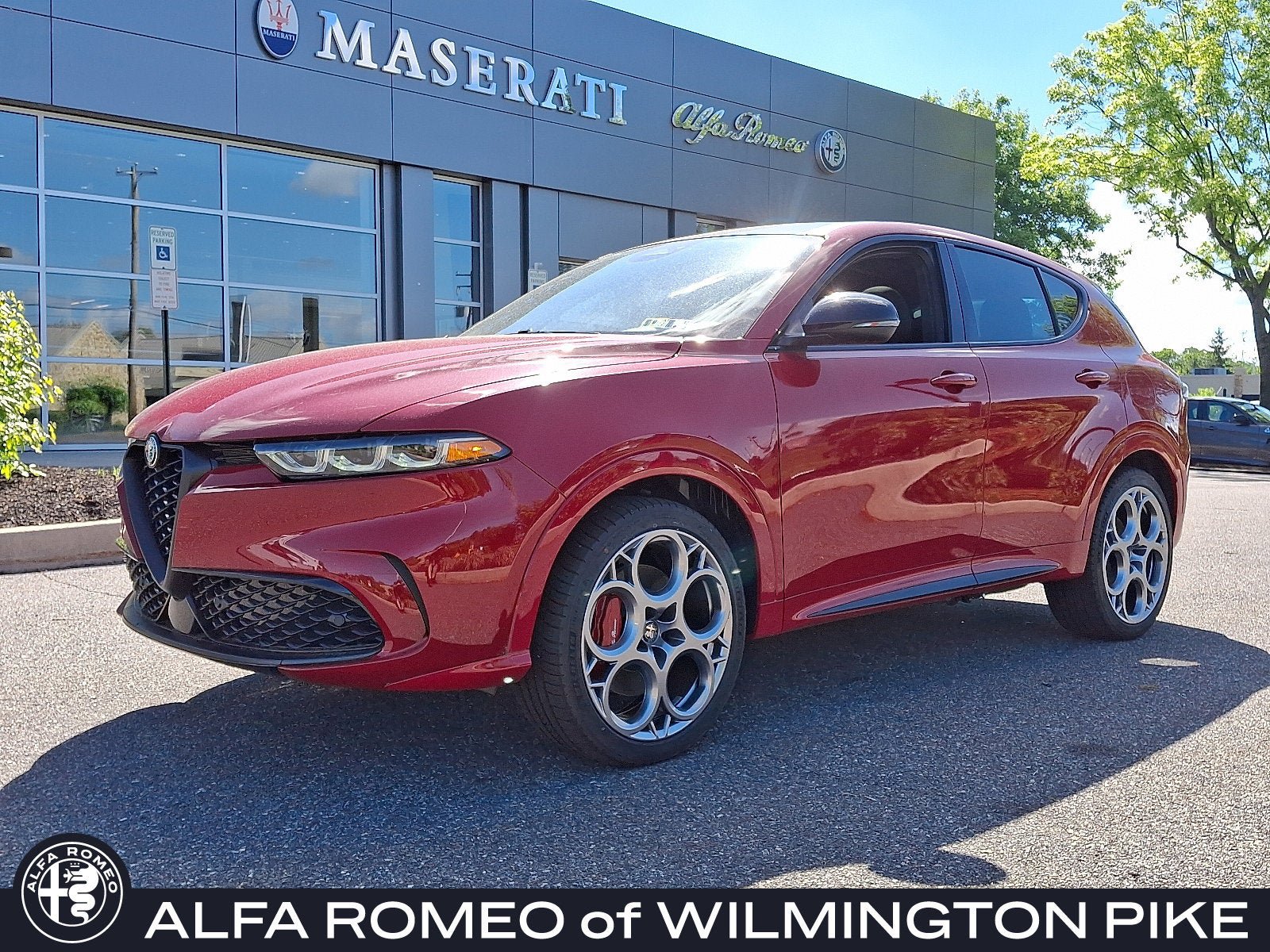 Used 2025 Alfa Romeo Tonale Tributo Italiano AWD/4WD image 1