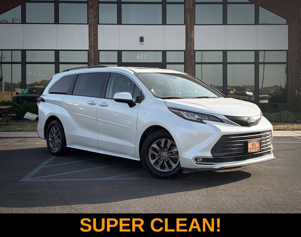 Used 2022 Toyota Sienna XLE