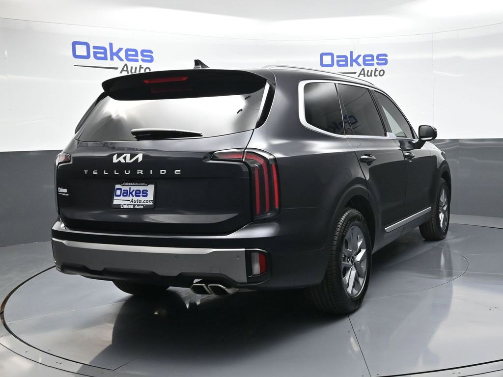 Certified 2025 Kia Telluride EX image 3
