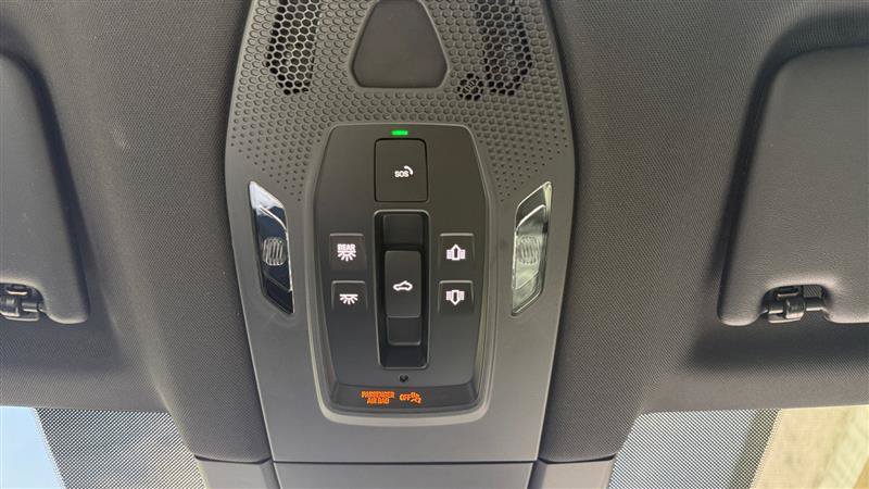 Used 2024 Porsche Macan 4 Electric AWD/4WD image 37