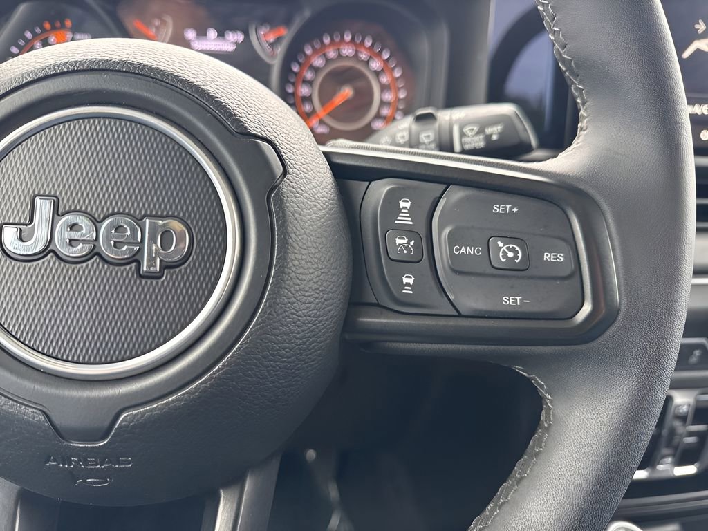 Used 2025 Jeep Wrangler Unlimited Sport AWD/4WD image 14