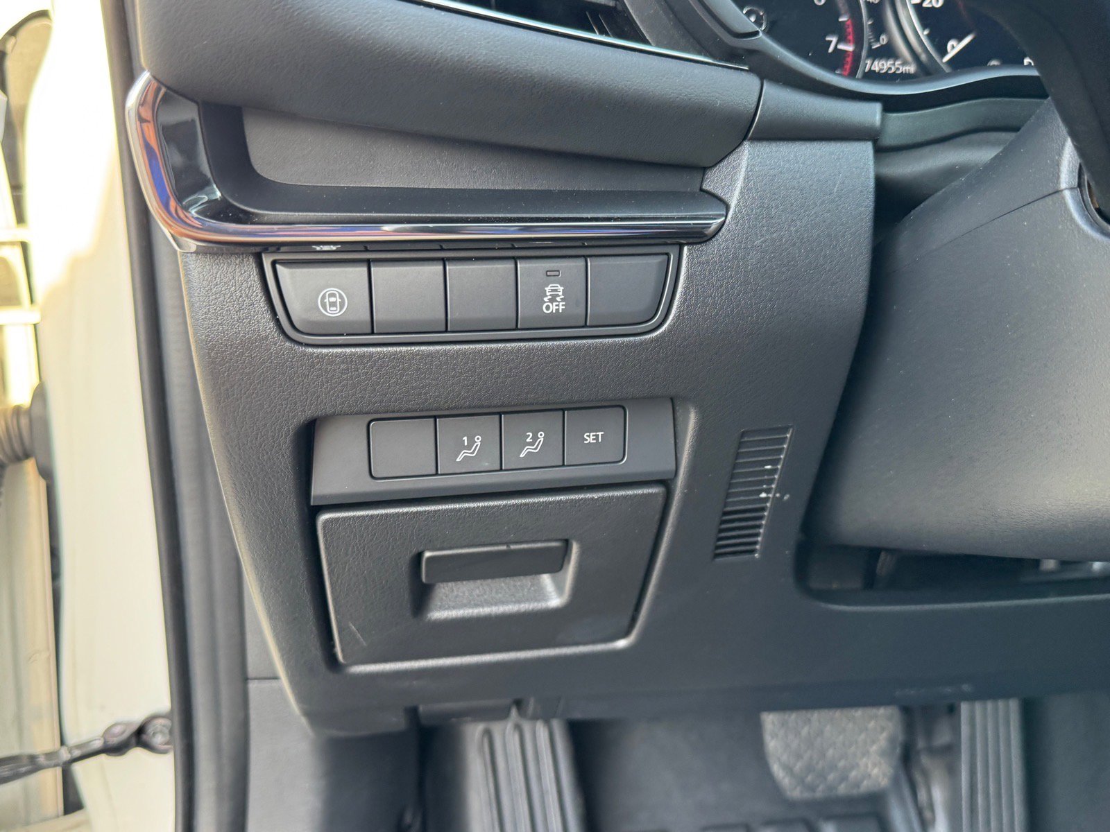 Used 2019 MAZDA MAZDA3 AWD Hatchback w/ Premium Pkg image 17