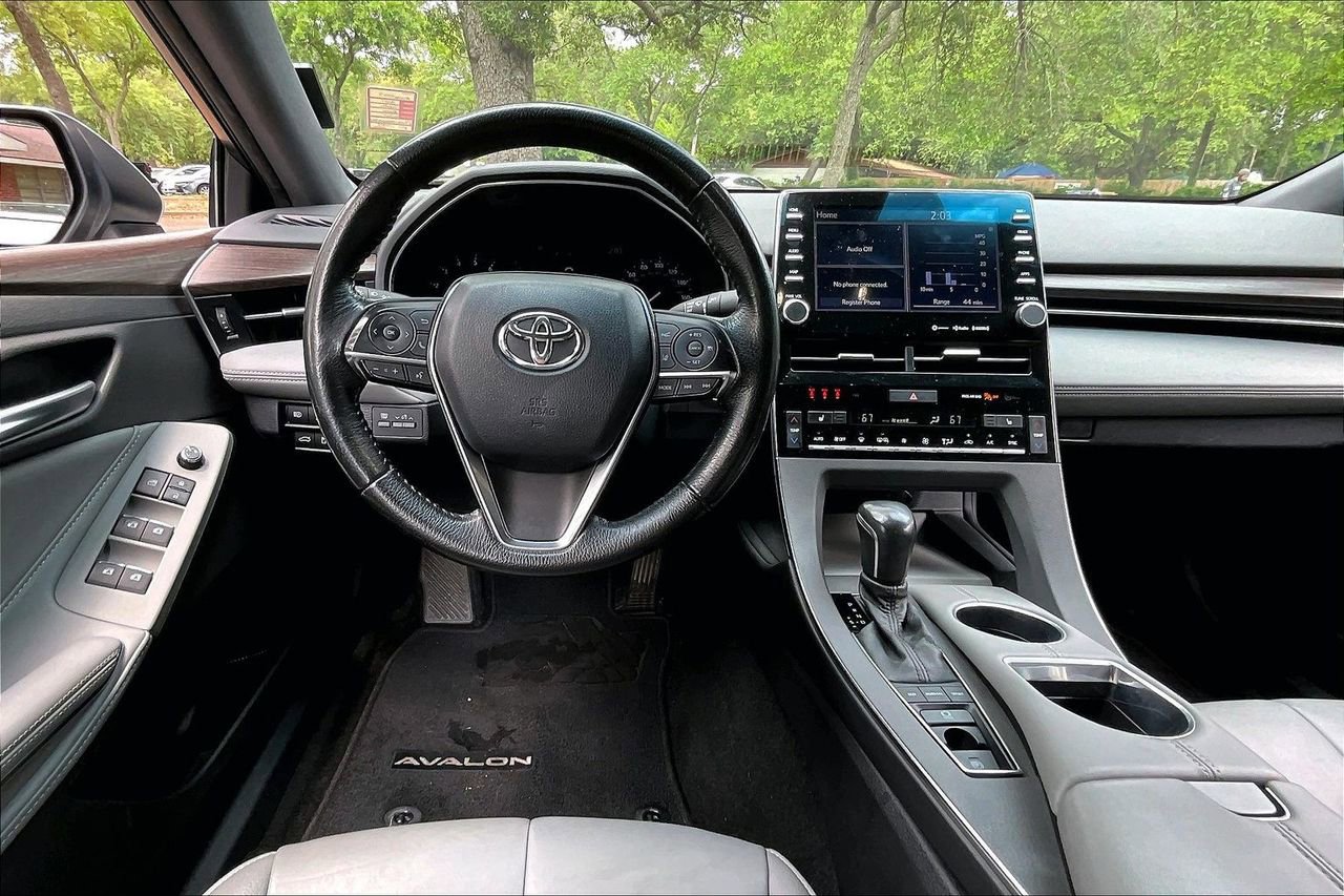 Used 2021 Toyota Avalon XLE w/ Moonroof Package FWD image 8