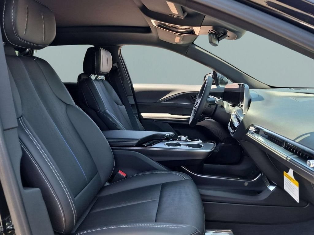 New 2026 Cadillac Lyriq Luxury AWD/4WD image 27