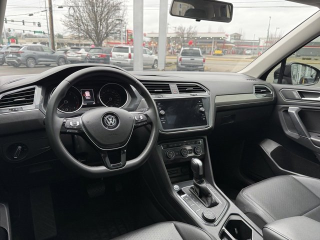 Used 2020 Volkswagen Tiguan SE image 17