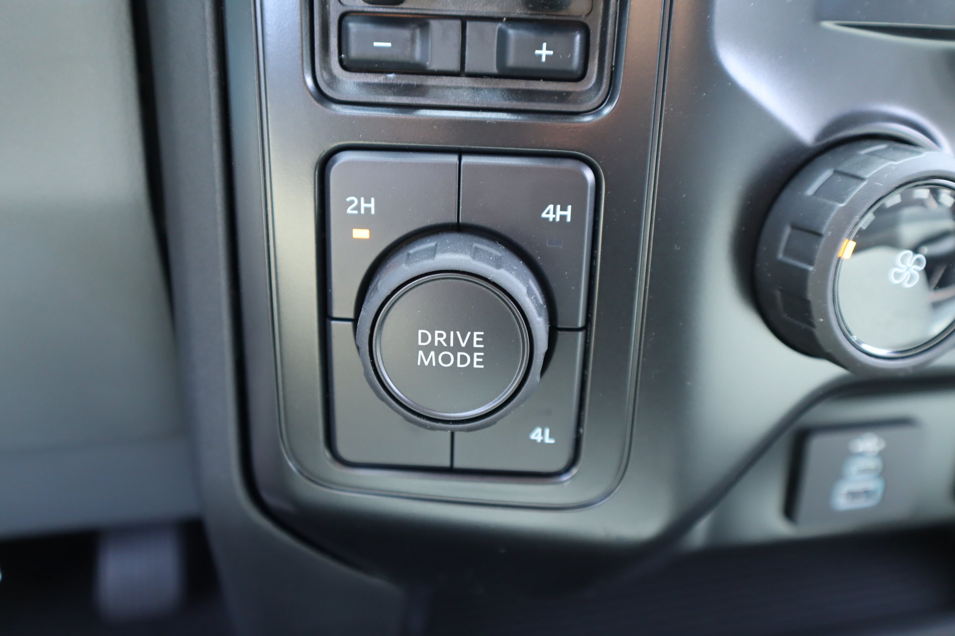 New 2026 Ford F350 XL w/ STX Appearance Package AWD/4WD image 7