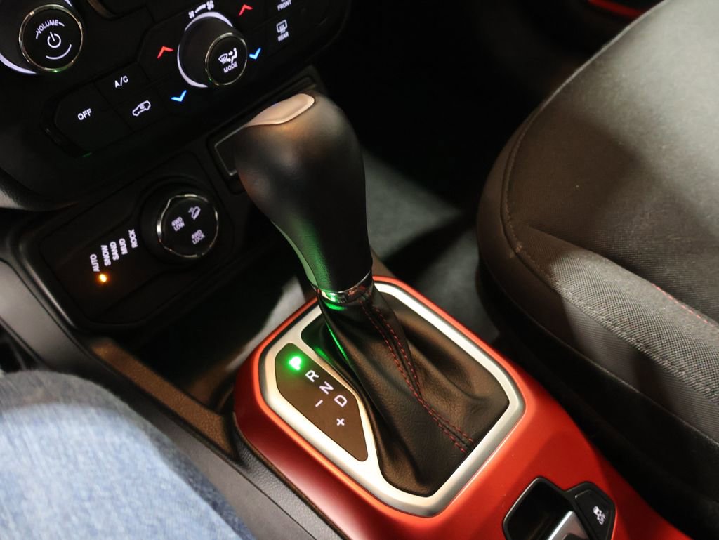 Used 2019 Jeep Renegade Trailhawk w/ LED Lighting Group image 28