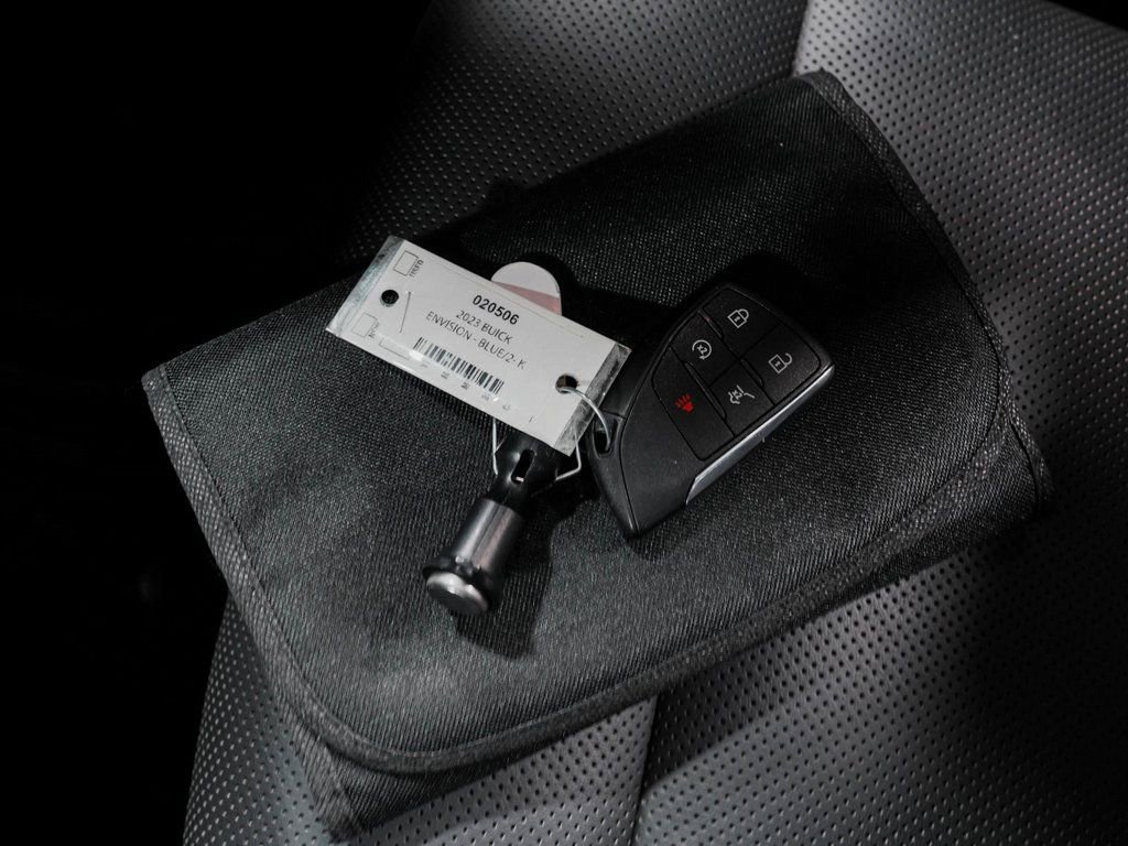 Used 2023 Buick Envision Essence image 22